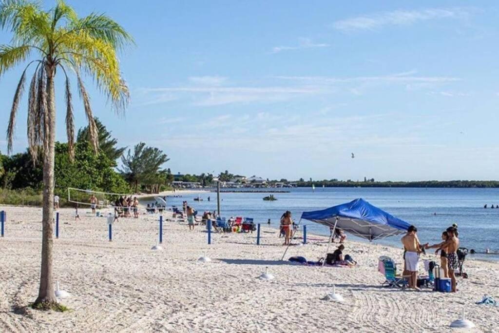 Bay View, Studio206, Beach Steps Away! Pool+Wifi Ruskin Esterno foto