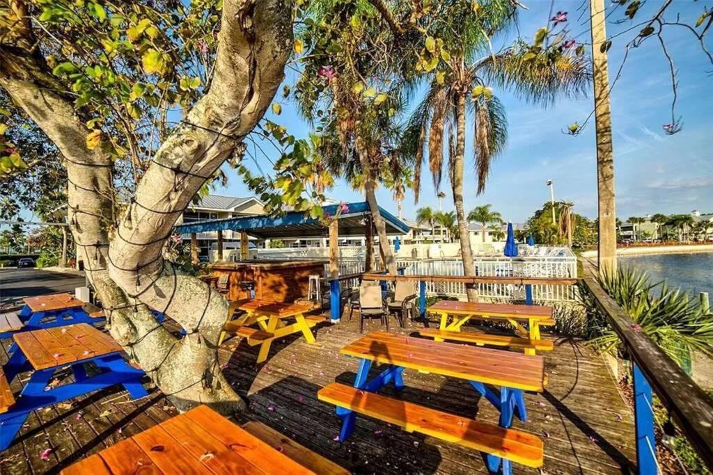 Bay View, Studio206, Beach Steps Away! Pool+Wifi Ruskin Esterno foto